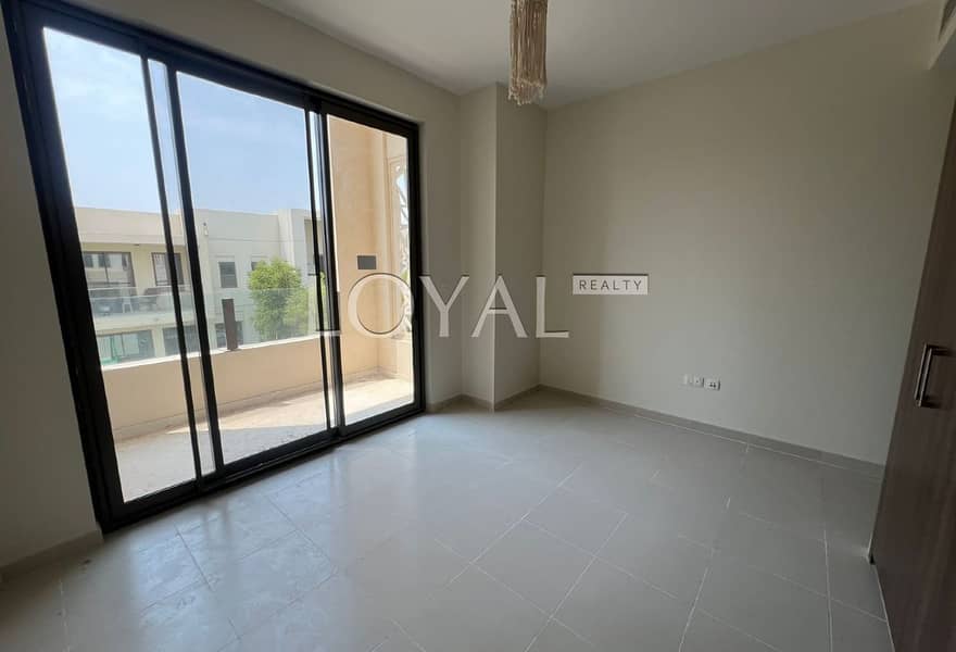 Single Row | Vacant | Access to Sports area