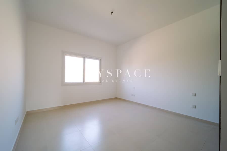 2BR VILLA + MAIDS ROOM l MIDDLE UNIT l LANDSCAPED l UNFURNISHED - Image 18