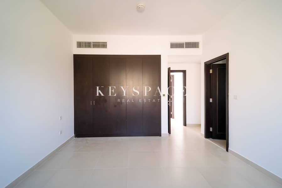 2BR VILLA + MAIDS ROOM l MIDDLE UNIT l LANDSCAPED l UNFURNISHED - Image 13