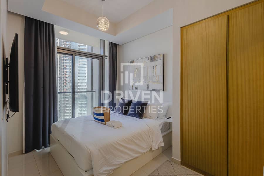 Prime Location | High Floor | Fully Furnished - Image 8