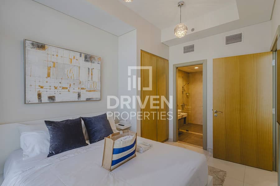 Prime Location | High Floor | Fully Furnished - Image 9