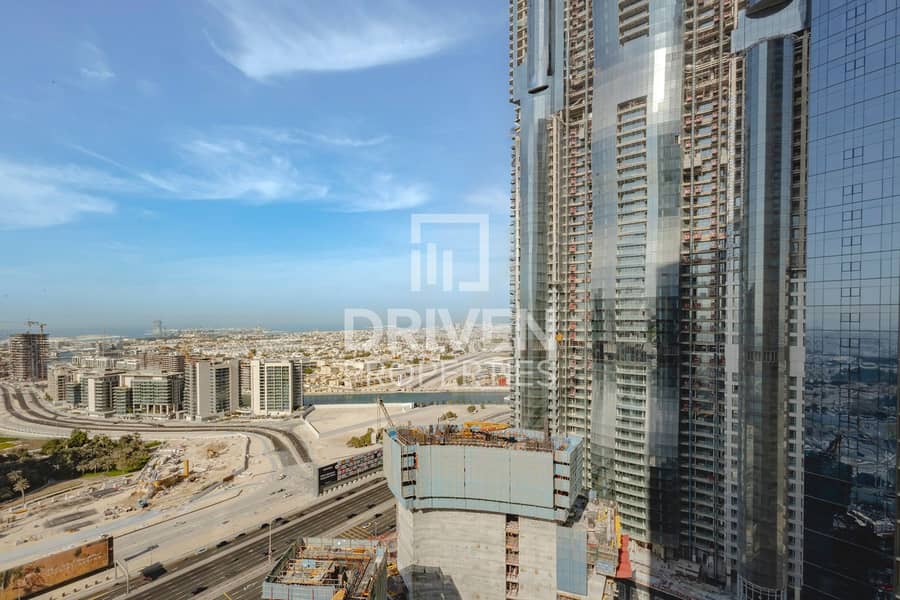 Prime Location | High Floor | Fully Furnished - Image 12