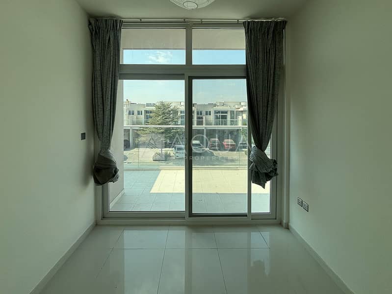 Live Better | 3BR Corner Garden |Vardon