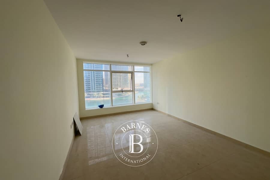 Full Lake View | Walk to Metro | Vacant