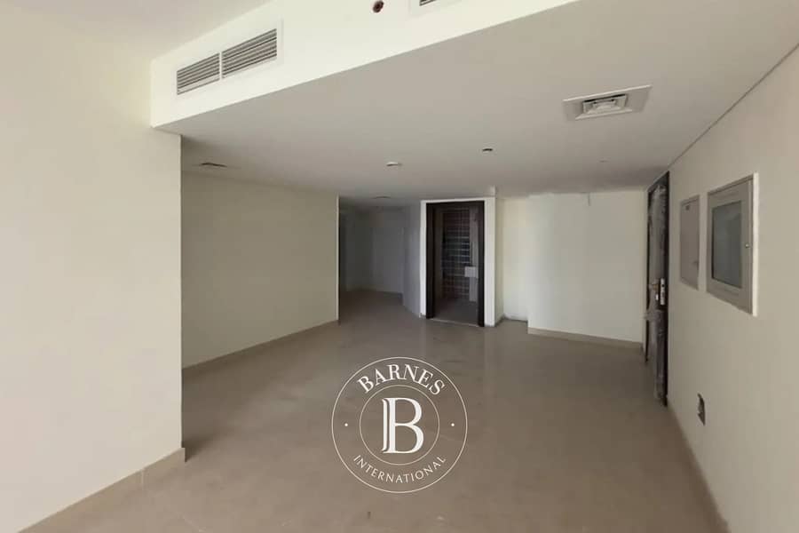 Full Lake View | Walk to Metro | Vacant - Image 7