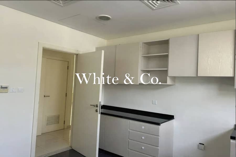 Twin Villa | Motivated | Close to Park - Image 8