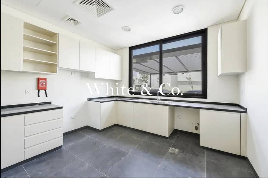 Twin Villa | Motivated | Close to Park - Image 9