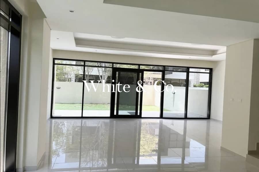 Twin Villa | Motivated | Close to Park - Image 11