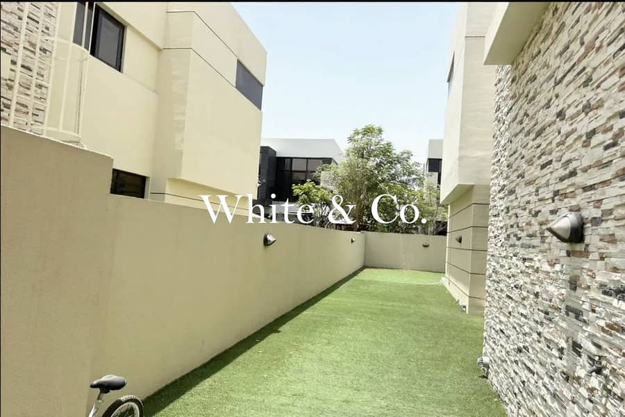 Twin Villa | Motivated | Close to Park - Image 12