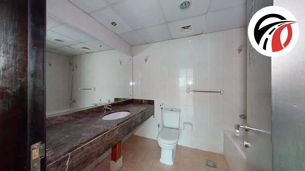 Spacious 3 BHK | Ready To Move | Vacant Unit | All Amenities | Prime Location - Image 14