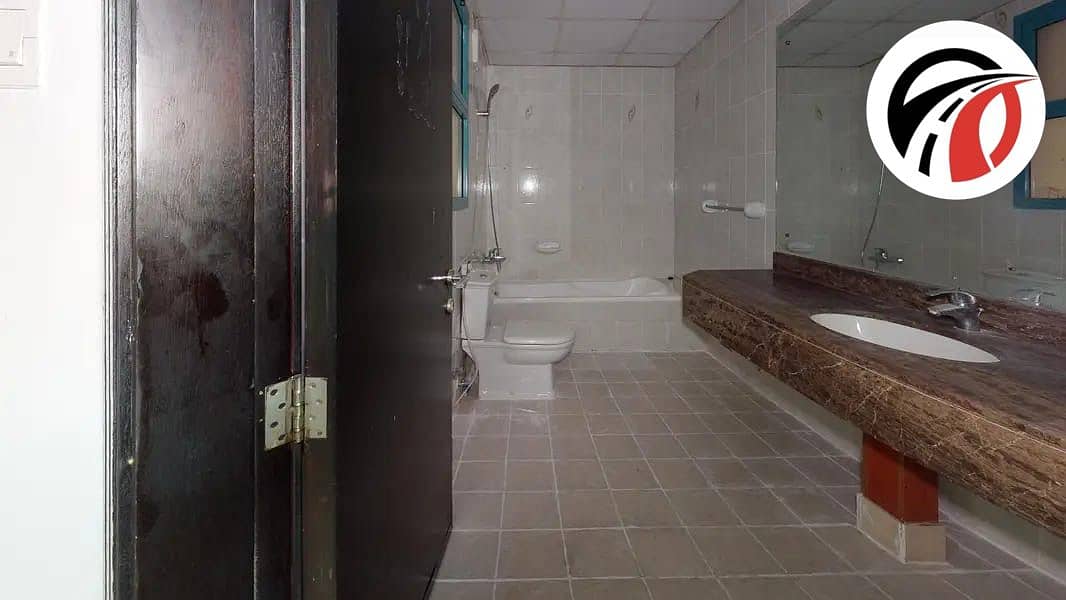 Spacious 3 BHK | Ready To Move | Vacant Unit | All Amenities | Prime Location - Image 17