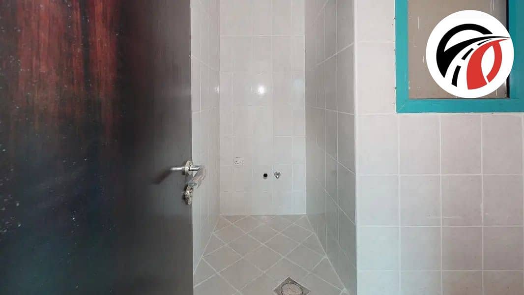 Spacious 3 BHK | Ready To Move | Vacant Unit | All Amenities | Prime Location - Image 18