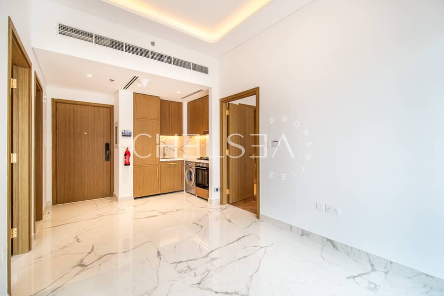 MODERN HOME | CHILLER FREE | PREMIUM LOCATION