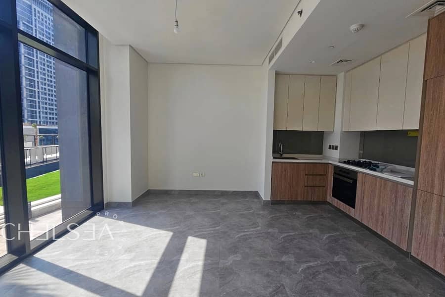 UNFURNISHED | CANAL AND POOL VIEW | PRIME LOCATION