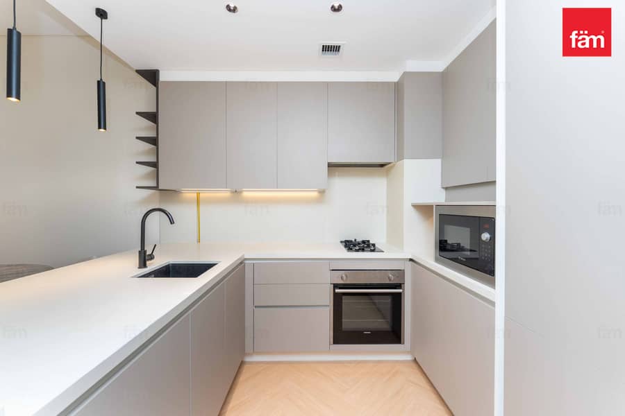 BURJ KHALIFA VIEW | VACANT | FURNISHED