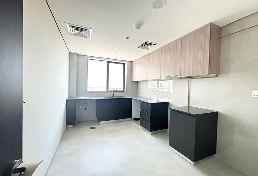 Chiller Free | Mid Floor | Spacious | Available - Image 7