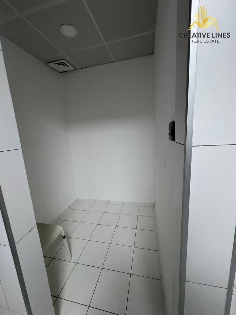 No COMMISSION// FULLY FURNISHED 2 BEDROOM// MODERN LAYOUT// ALL AMENITIES// READY TO MOVE - Image 11