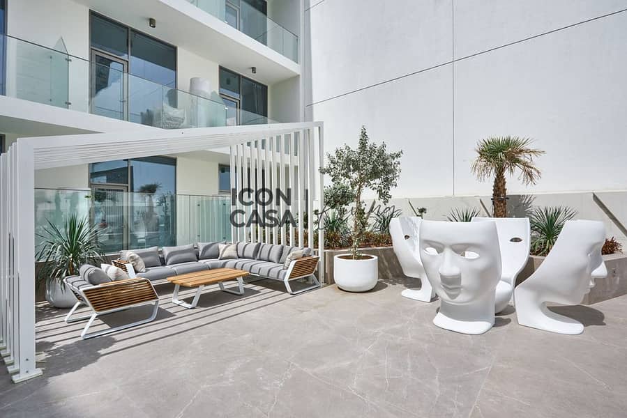 Pool View | Stylish Studio | Circle mall - Image 18