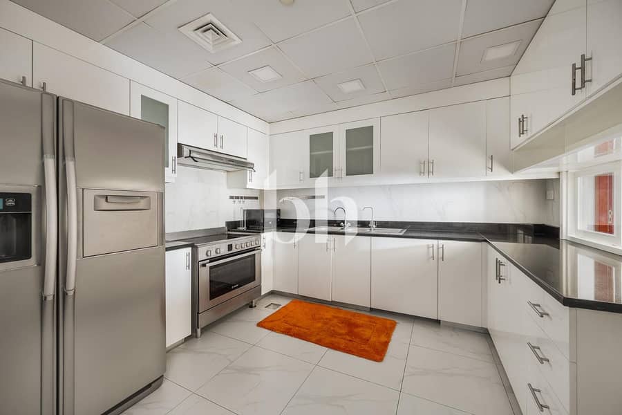 Vacant| Upgraded | sea view| 3 bedroom plus maids