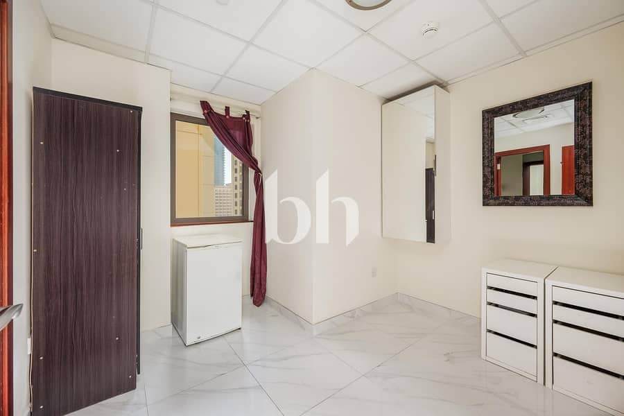 Vacant| Upgraded | sea view| 3 bedroom plus maids - Image 9