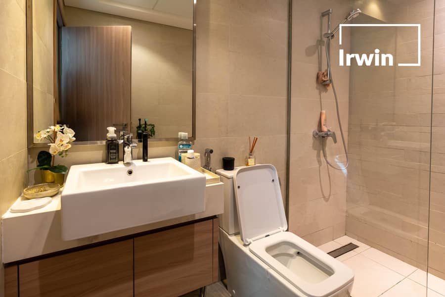 Burj Khalifa View | 2 Cheques | Vacant - Image 6