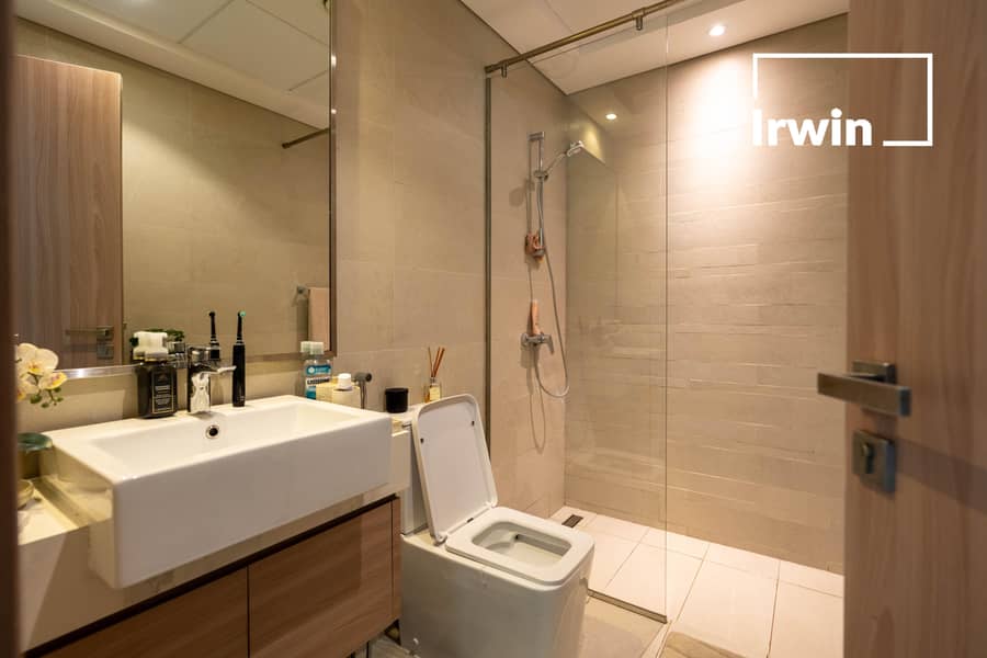 Burj Khalifa View | 2 Cheques | Vacant - Image 10