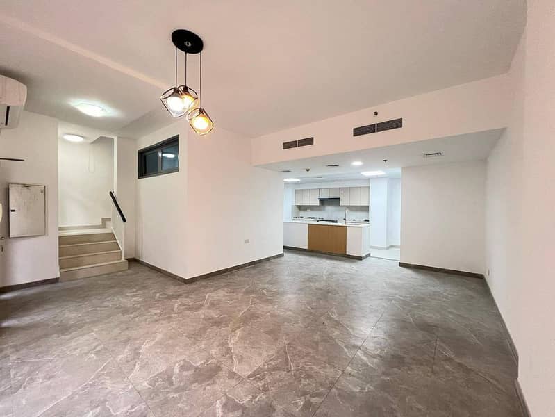 Fully Renovated |Spacious Layout |Closed To Mall