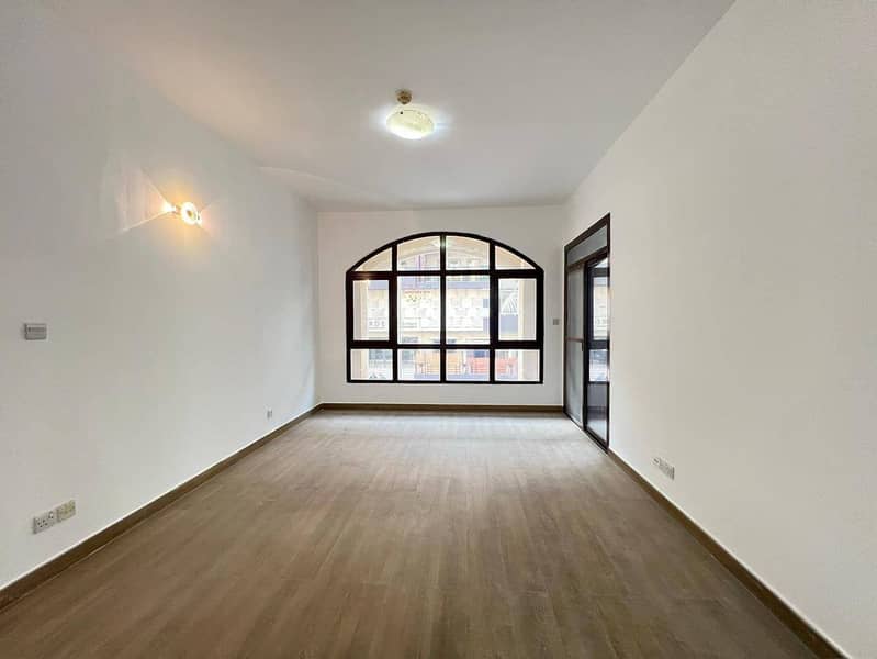 Fully Renovated |Spacious Layout |Closed To Mall