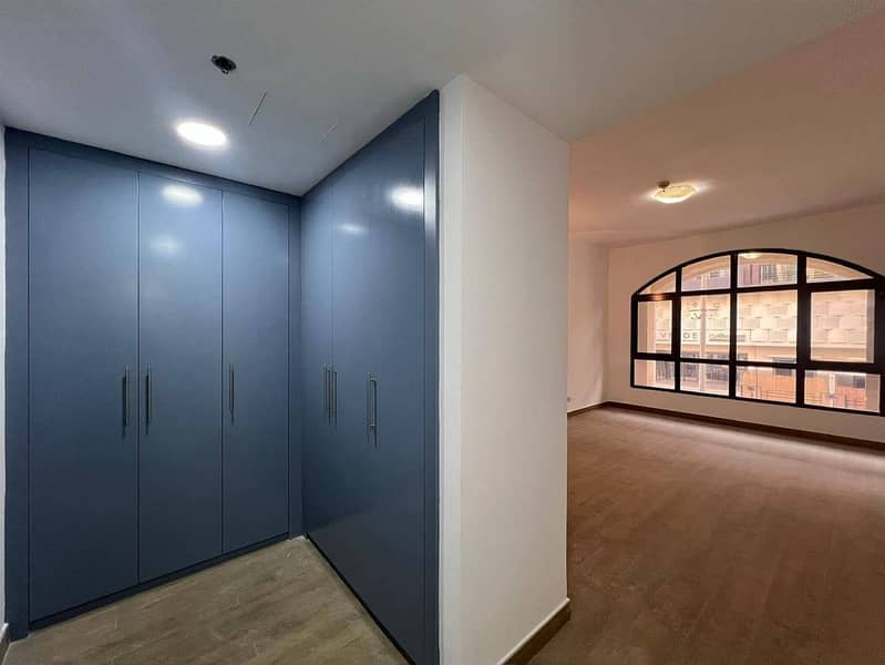 Fully Renovated |Spacious Layout |Closed To Mall - Image 6