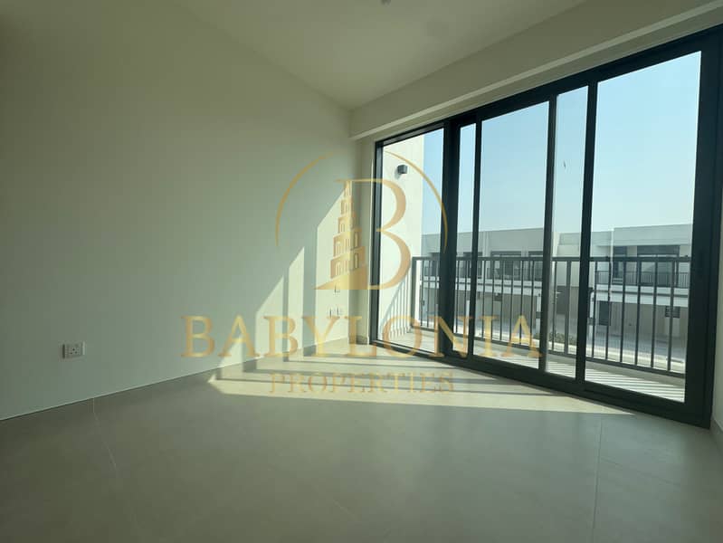 Brand New | Very Bright | Vacant on Transfer | 3 plus maid - Image 7