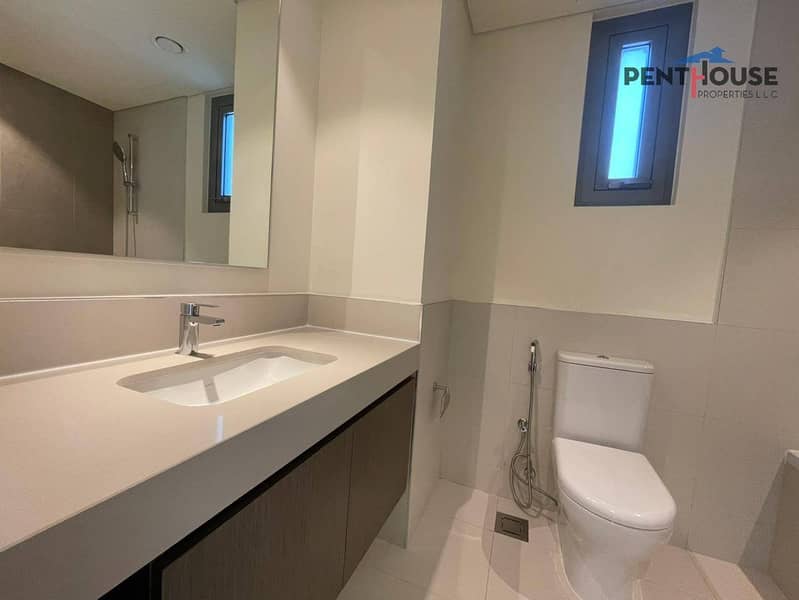 Standalone villa | Well Maintained | Vacant Now - Image 12