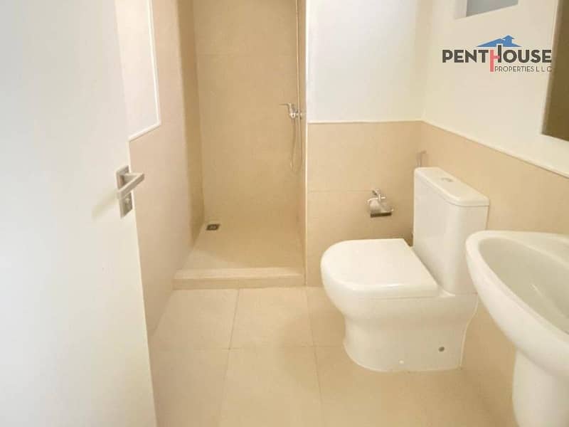 Standalone villa | Well Maintained | Vacant Now - Image 16