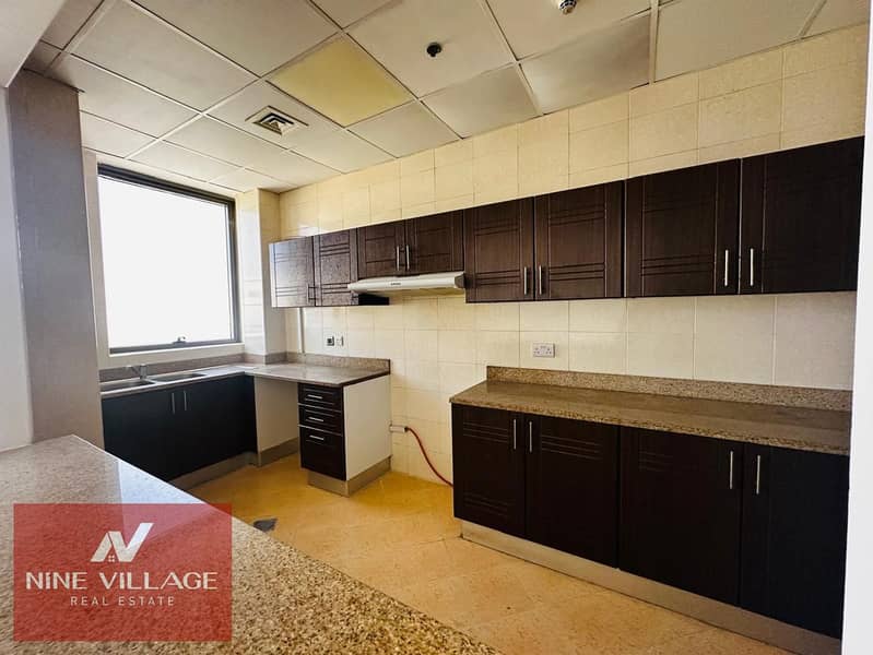 FULLY FURNISHED CHILLER FREE FREE HOLD