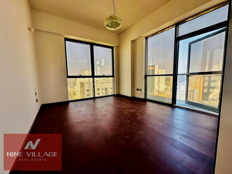 FULLY FURNISHED CHILLER FREE FREE HOLD