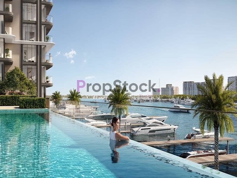 LUXURIOUS/ WATERFRONT/ PRIME LOCATION