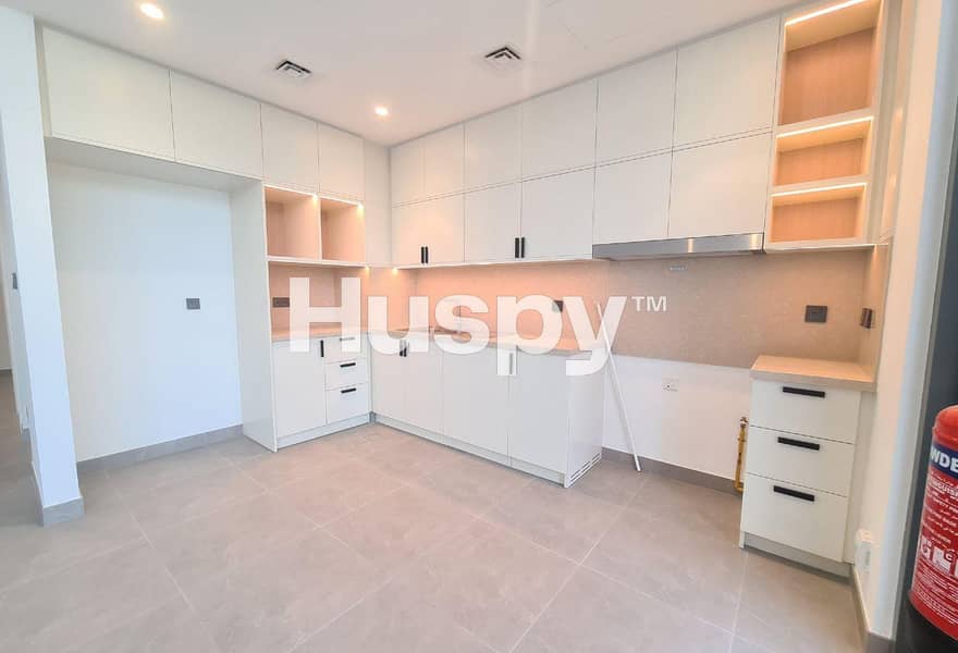 Near Pool and Park | Vacant soon | Single Row