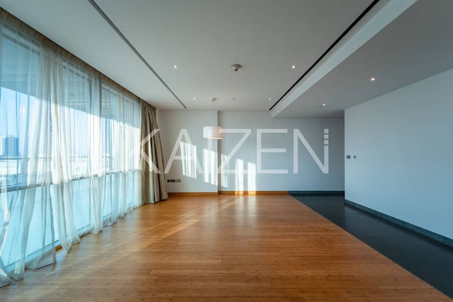 Modern 1BR Apartment in Burjuman Vista, Mankhool