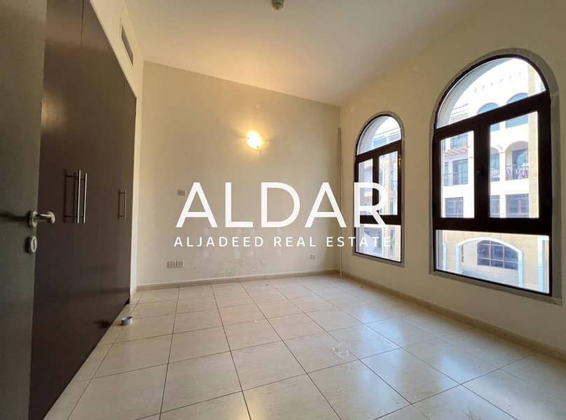 Corner Unit| Open Kitchen | Ready To Move