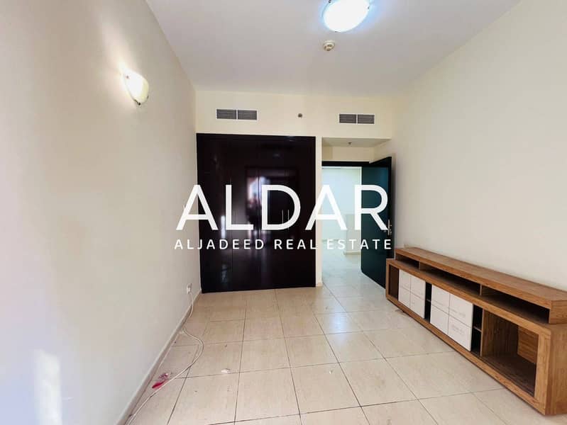 Corner Unit| Open Kitchen | Ready To Move