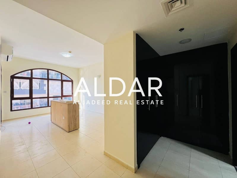 Corner Unit| Open Kitchen | Ready To Move