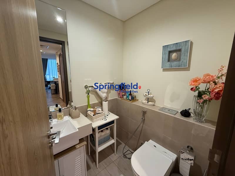 Spacious 2bhk | Near Metro | High Floor - Image 12