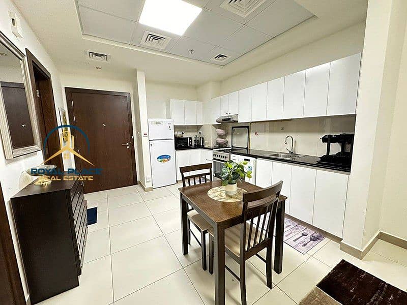 Charming 1 BR Apartment at Binghatti Gateway - Image 6
