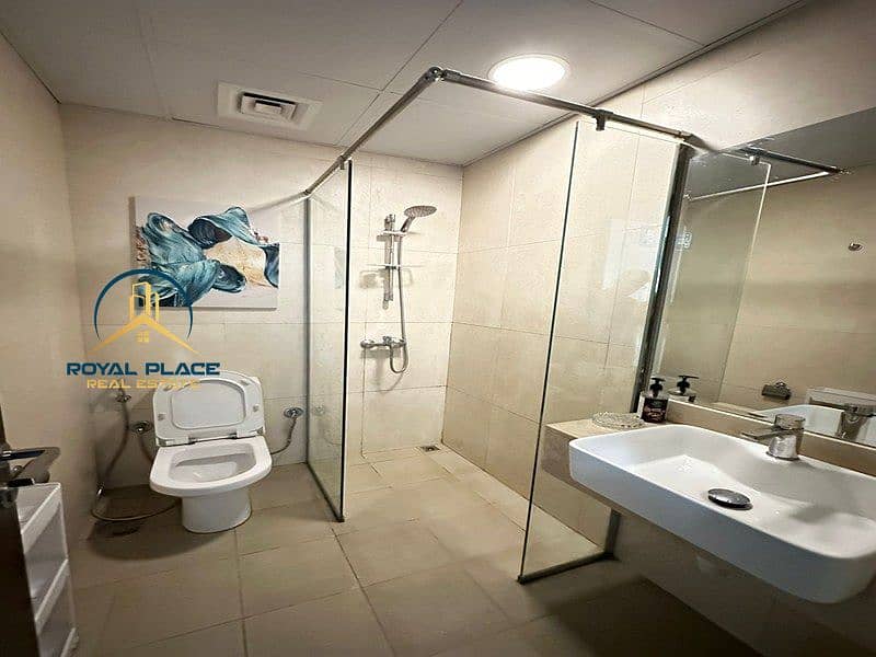 Charming 1 BR Apartment at Binghatti Gateway - Image 11