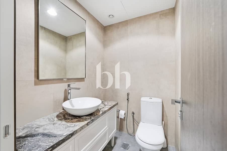 RARE GREEN BELT | UPGRADED 3E | VACANT - Image 11