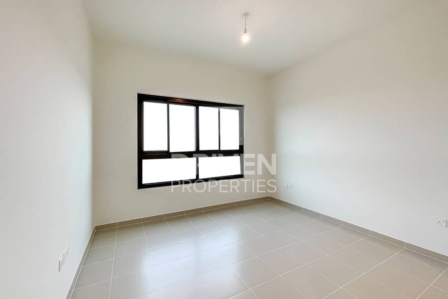 Golf Course View | Elegant Apt | Available Soon - Image 7