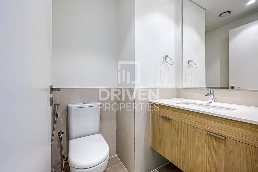 Golf Course View | Elegant Apt | Available Soon - Image 10