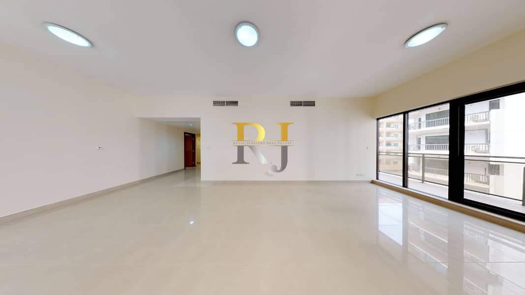 4 BR Family Haven in Bur Dubai with All Amenities