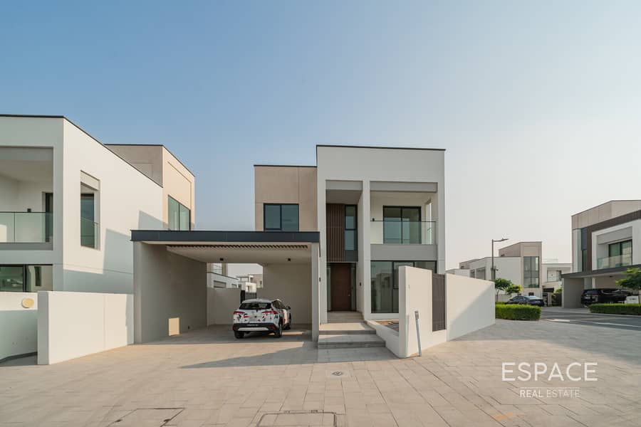 Villa | 4 Bedrooms | Unfurnished