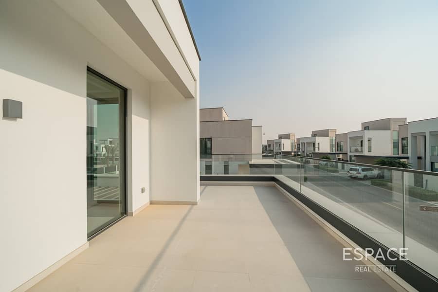 Villa | 4 Bedrooms | Unfurnished