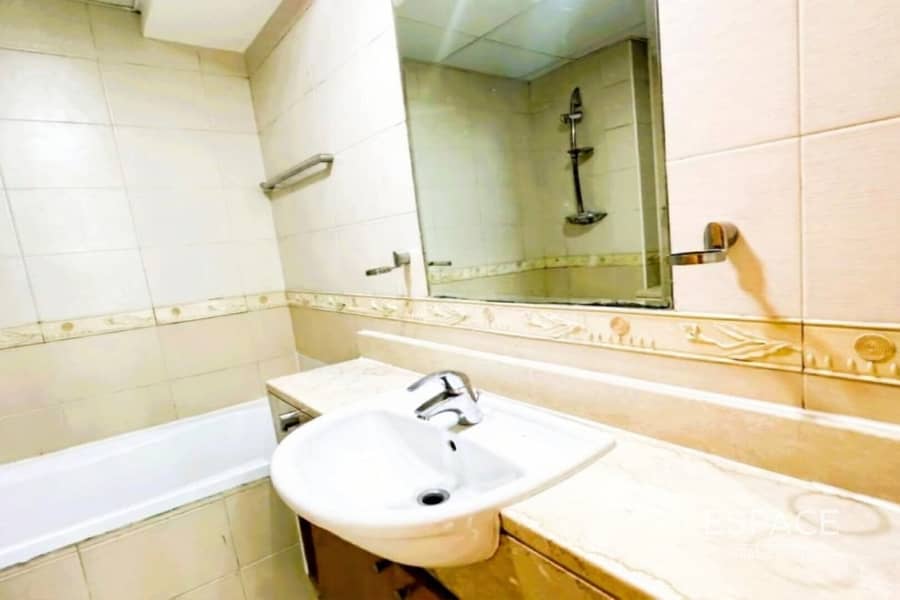 Close to Metro | Vacant | Lake View - Image 8